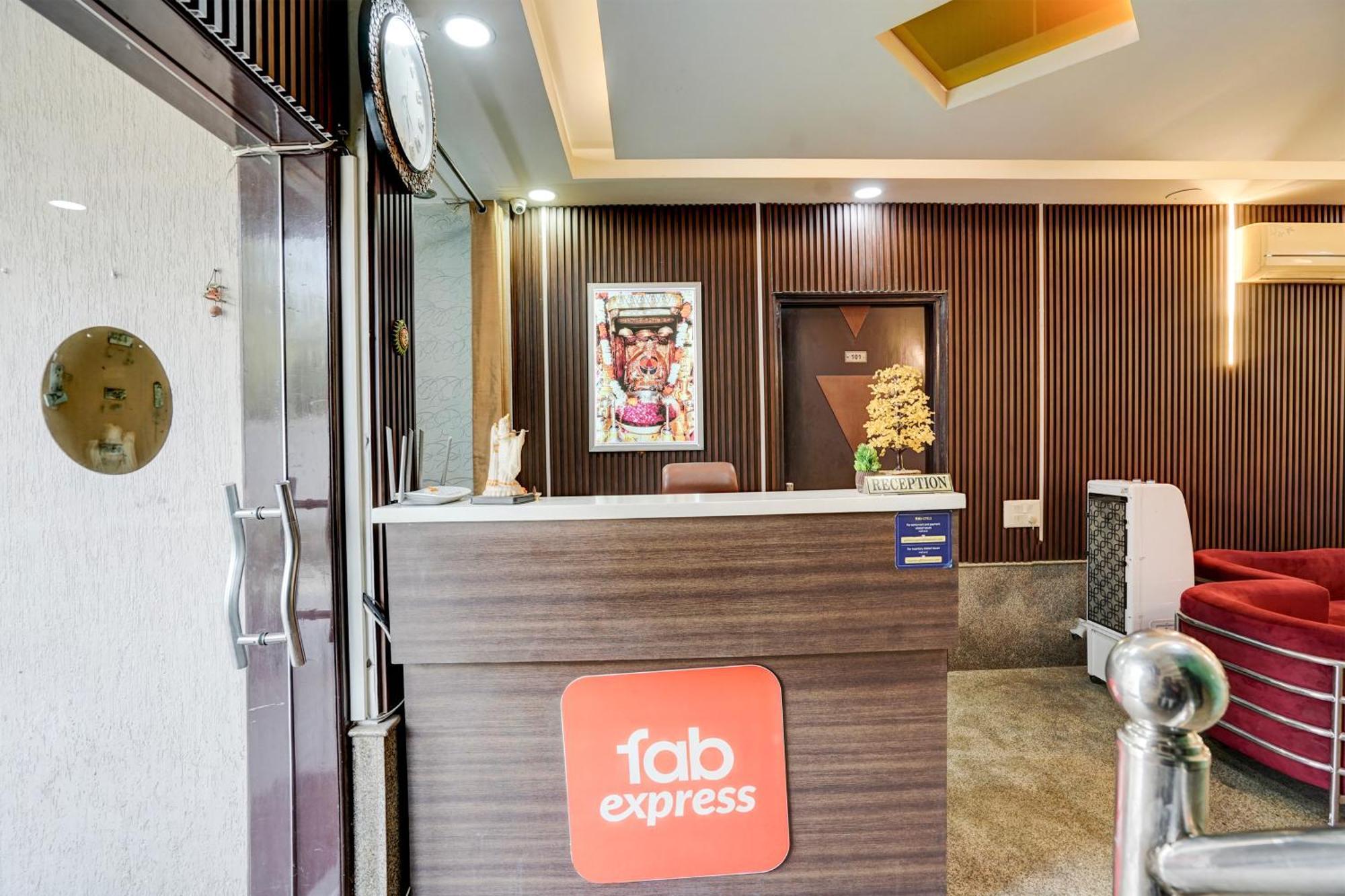 Fabexpress Next Home คูร์เคาน์ ภายนอก รูปภาพ
